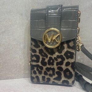 Michael Kors Carmen Phone Crossbody Heather Gray/Cheetah Calf Hair Chain Strap